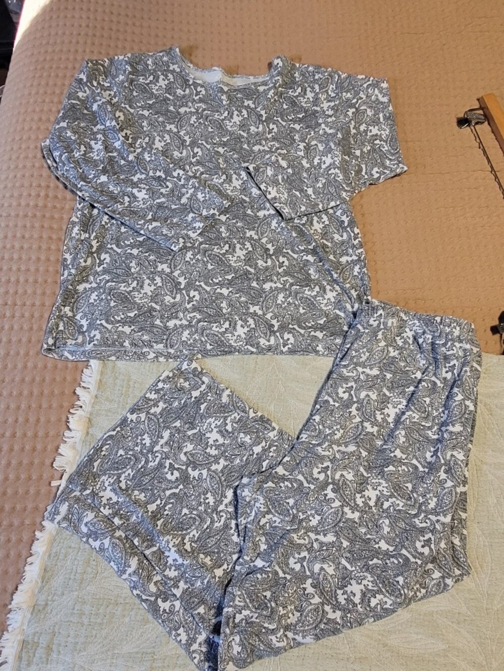 💚10 for $10💚 Bundle and save  Grey Paisley Two-Piece Lounge Set